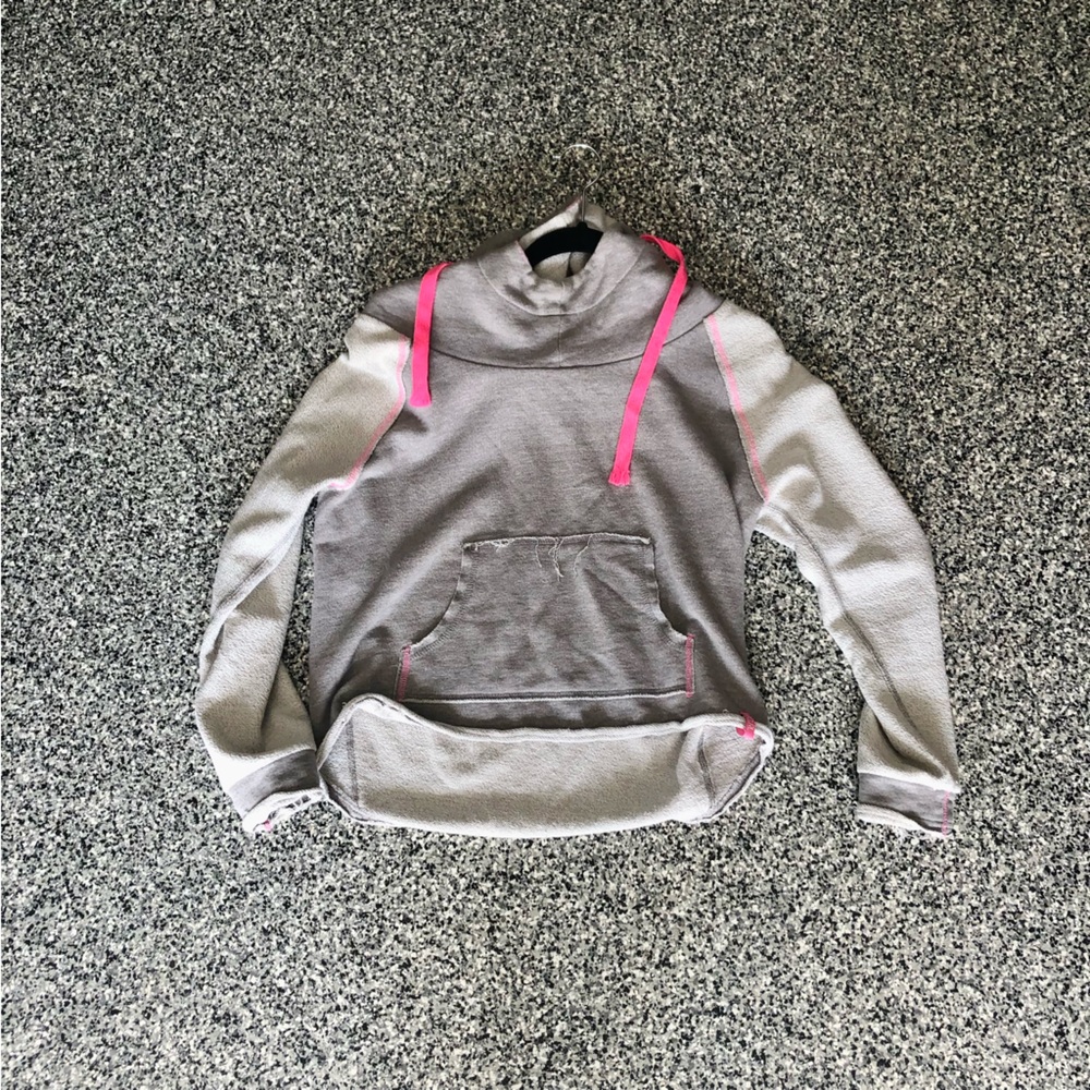 Rip Curl ✦ Gray Pullover Sweatshirt with Neon Pink Accents (S)